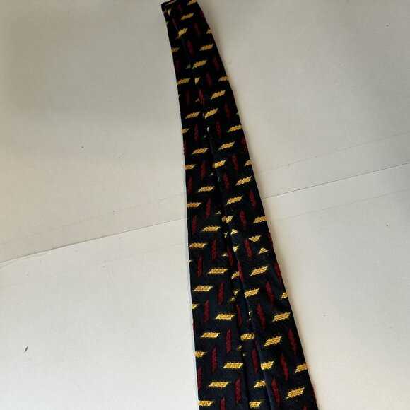 Ermenegildo Zegna Silk Neck Tie Red & Yellow Chevron Design Geometric Career - Picture 7 of 7
